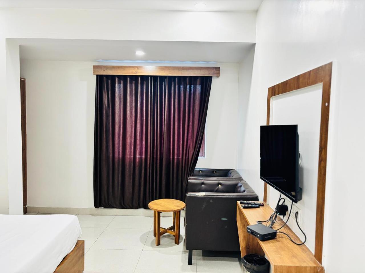 העיר בנגלור Hotel Bg Inn מראה חיצוני תמונה